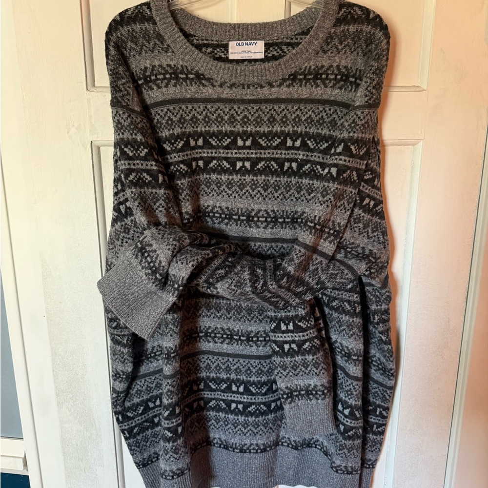 Old Navy Gray and Black Crew Neck Sweater